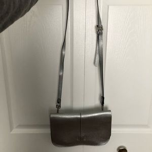 Beautiful silver purse 🌬🦋